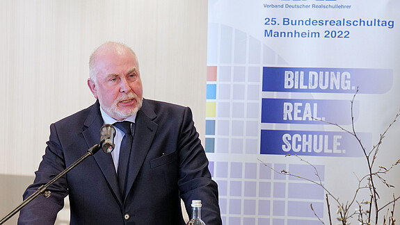 Ulrich Silberbach beim VDR Bundesrealschultag Ulrich Silberbach beim VDR Bundesrealschultag