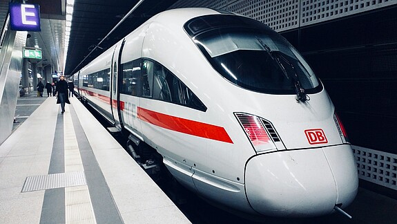 ICE der Deutschen Bahn ICE der Deutschen Bahn