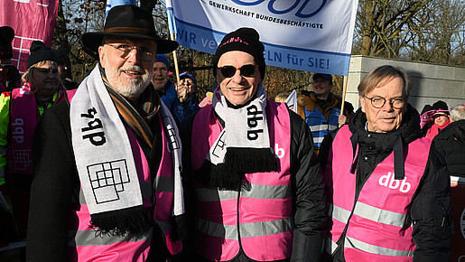 Das Foto zeigt Mitglieder der dbb Senioren auf der Demo vor der ersten Verhandlungsrunde am 24.1.2025 in Potsdam.