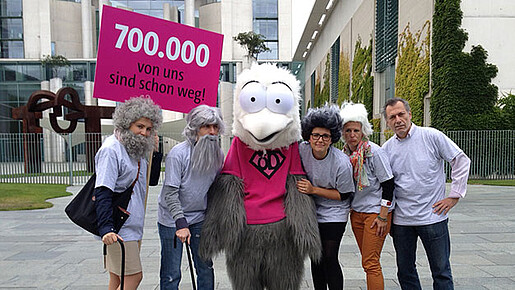 dbbj Protestaktion vor dem Bundeskanzleramt dbbj Protestaktion vor dem Bundeskanzleramt