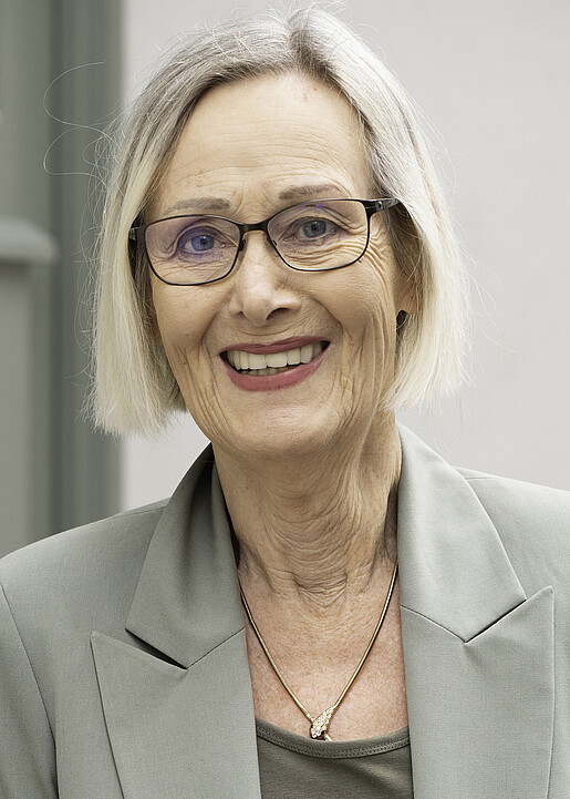 Dr. Eva Wlodarek Portrait: Dr. Eva Wlodarek