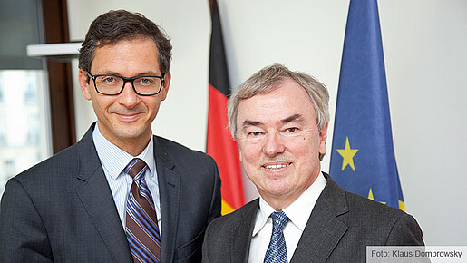 dbb Chef Klaus Dauderstädt und Richard Kühnel, Vertreter der Europäischen Kommission in Deutschland dbb Chef Klaus Dauderstädt und Richard Kühnel, Vertreter der Europäischen Kommission in Deutschland
