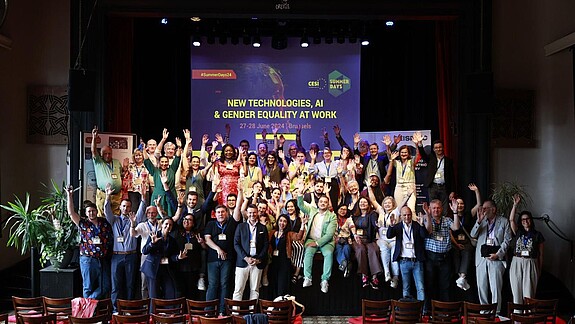 CESI Summer Days 2024 Teilnehmerinnen und Teilnehmer der CESI Summer Days 2024 auf der Bühne versammelt