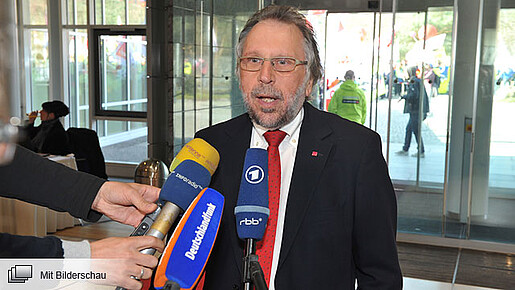 Dritte Verhandlungsrunde im Tarifkonflikt des öffentlichen Dienstes von Bund und Kommunen Dritte Verhandlungsrunde im Tarifkonflikt des öffentlichen Dienstes von Bund und Kommunen
