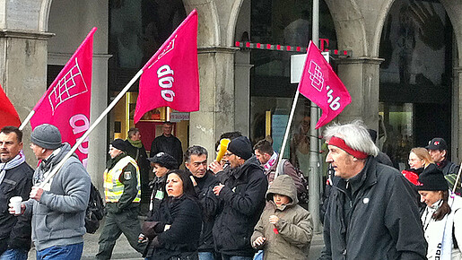 Solidaritätsdemonstration für die CFM-Beschäftigten Solidaritätsdemonstration für die CFM-Beschäftigten