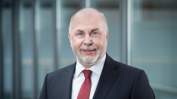 dbb Bundesvorsitzender Ulrich Silberbach dbb Chef Ulrich Silberbach im Portrait