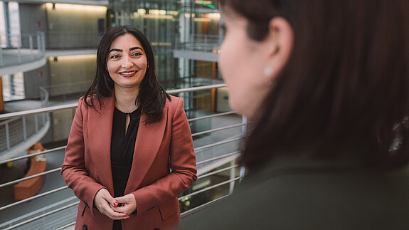 Reem Alabali-Radovan Reem Alabali-Radovan, Beauftragte der Bundesregierung für Migration, Flüchtlinge und Integration, Antirassismus-Beauftragte, Staatsministerin