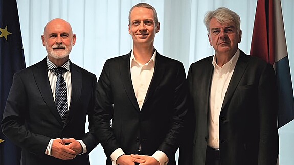 Volker Geyer mit dem luxemburgischen Minister für den öffentlichen Dienst, Serge Wilmes, und CGFP-Nationalpräsident Romain Wolff Volker Geyer mit dem luxemburgischen Minister für den öffentlichen Dienst, Serge Wilmes, und CGFP-Nationalpräsident Romain Wolff