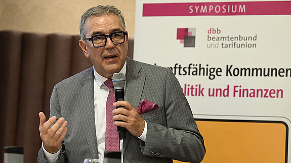 Das Foto zeigt dbb-Vize Andreas Hemsing.