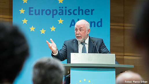 Der dbb Bundesvorsitzende Ulrich Silberbach Der dbb Bundesvorsitzende Ulrich Silberbach