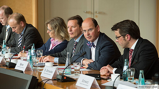 Beteiligungsgespräch zum Entwurf eines Bundesbesoldungs- und Versorgungsanpassungsgesetzes 2014/2015 Beteiligungsgespräch zum Entwurf eines Bundesbesoldungs- und Versorgungsanpassungsgesetzes 2014/2015