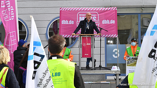 dbb Tarifchef Volker Geyer auf einer Demo in München dbb Tarifchef Volker Geyer auf einer Demo in München