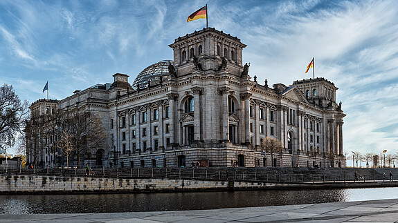 Bundestag Außenansicht Deutscher Bundestag, Reichstagsgebäude Berlin