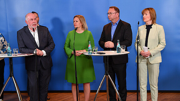 Einkommensrunde Bund und Kommunen 2023: Pressekonferenz zum Tarifabschluss Einkommensrunde Bund und Kommunen 2023: Pressekonferenz zum Tarifabschluss