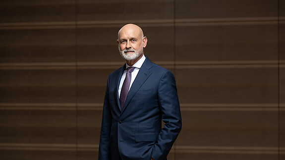 Volker Geyer - Bundesvorsitzender des dbb Das Foto zeigt Volker Geyer, Bundesvorsitzender des dbb